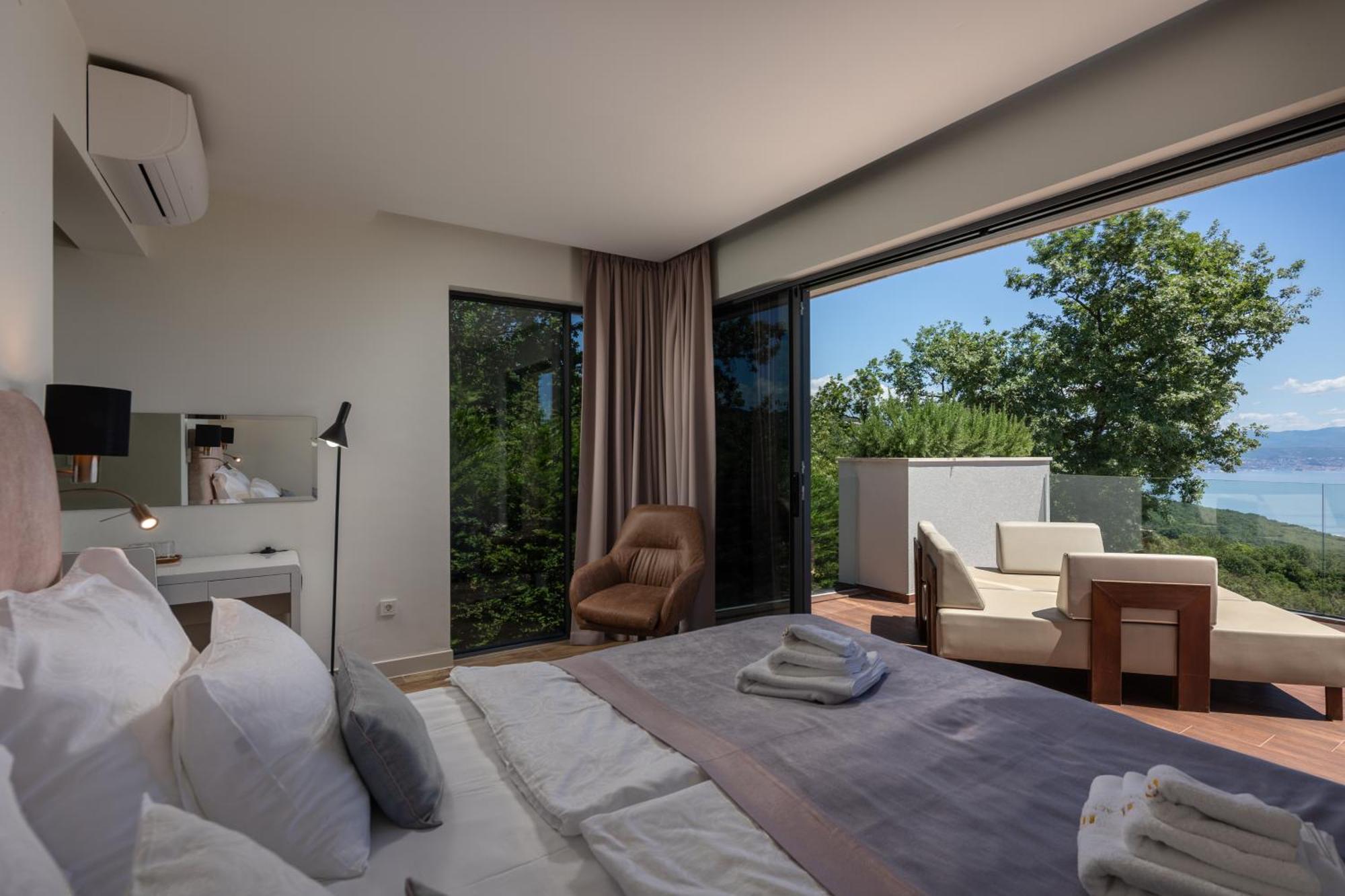 Villa Altavista - Seaview & Relax With Heated Pool & Minigolf *