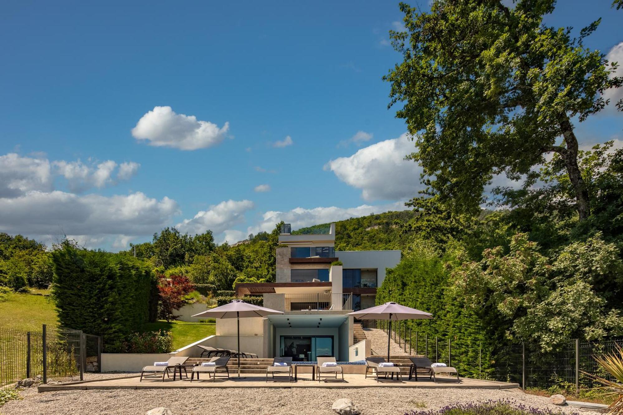 Altavista - Seaview & Relax With Heated Pool & Minigolf Opatija