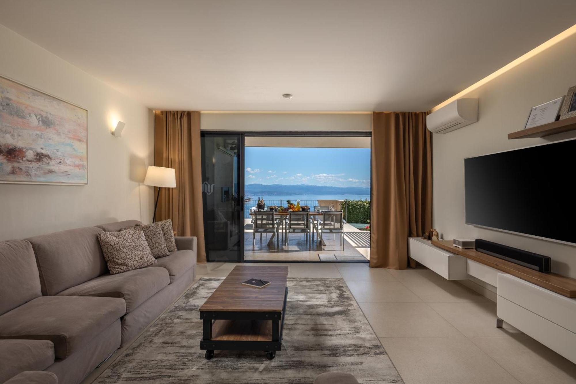 Villa Altavista - Seaview & Relax With Heated Pool & Minigolf *