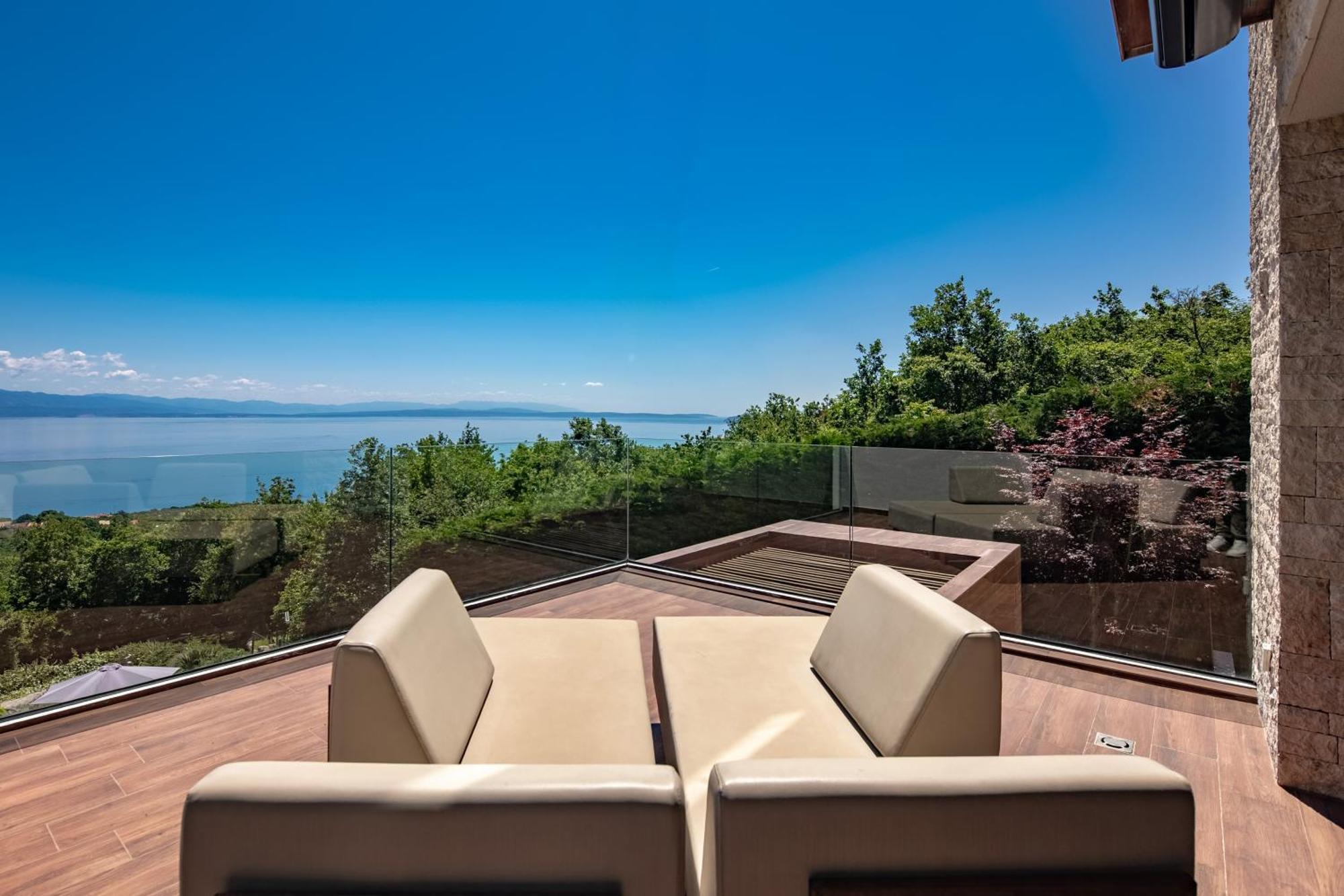 Villa Altavista - Seaview & Relax With Heated Pool & Minigolf *