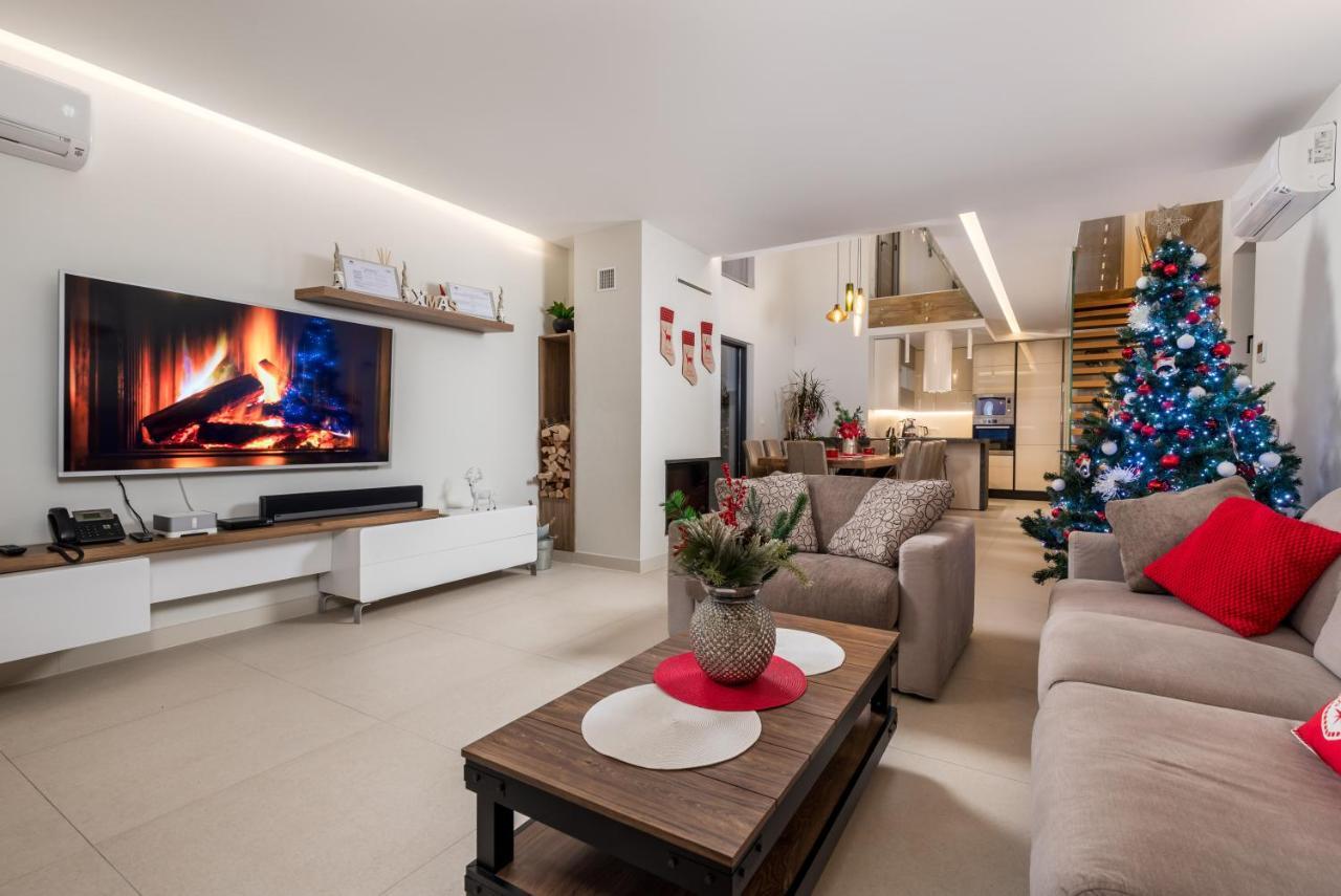 Altavista - Seaview & Relax With Heated Pool & Minigolf Vila