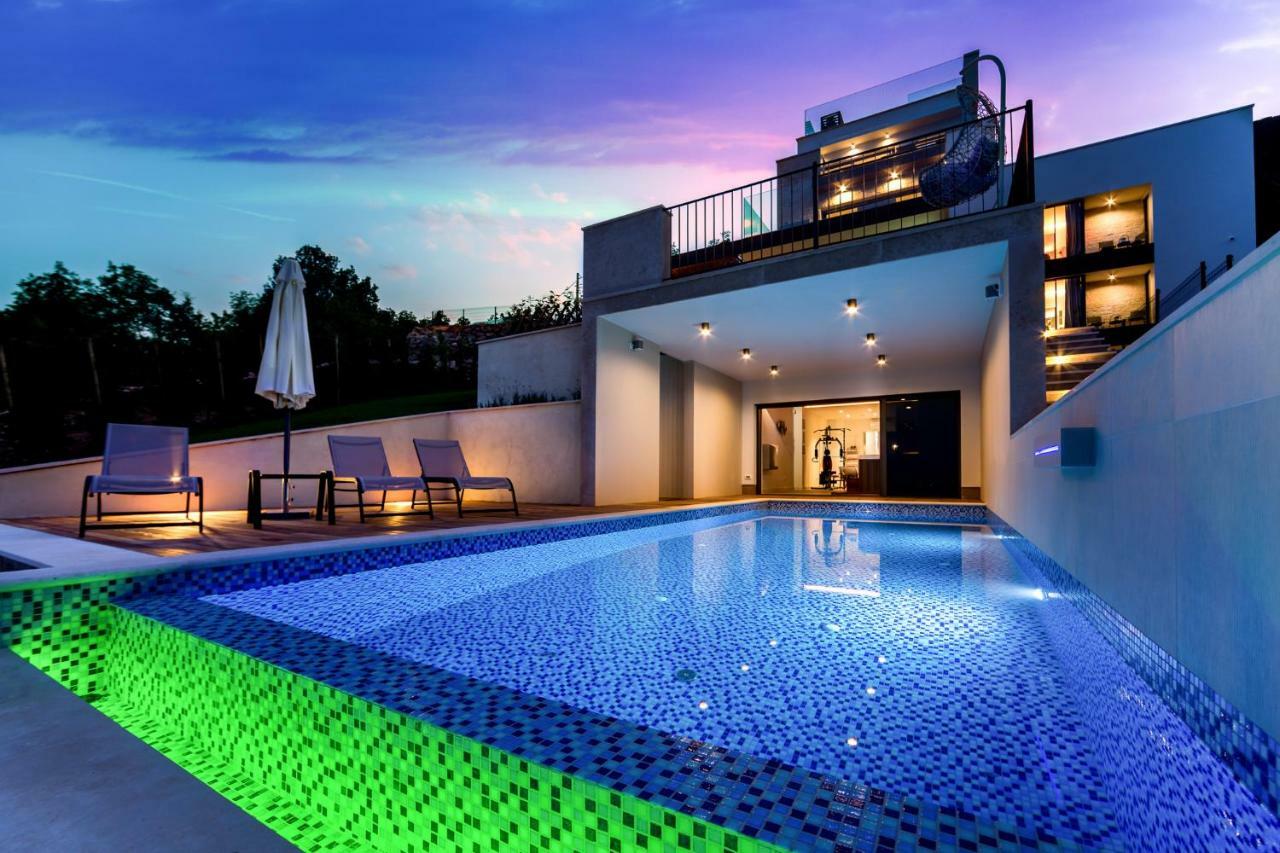 Vila Altavista - Seaview & Relax With Heated Pool & Minigolf Opatija