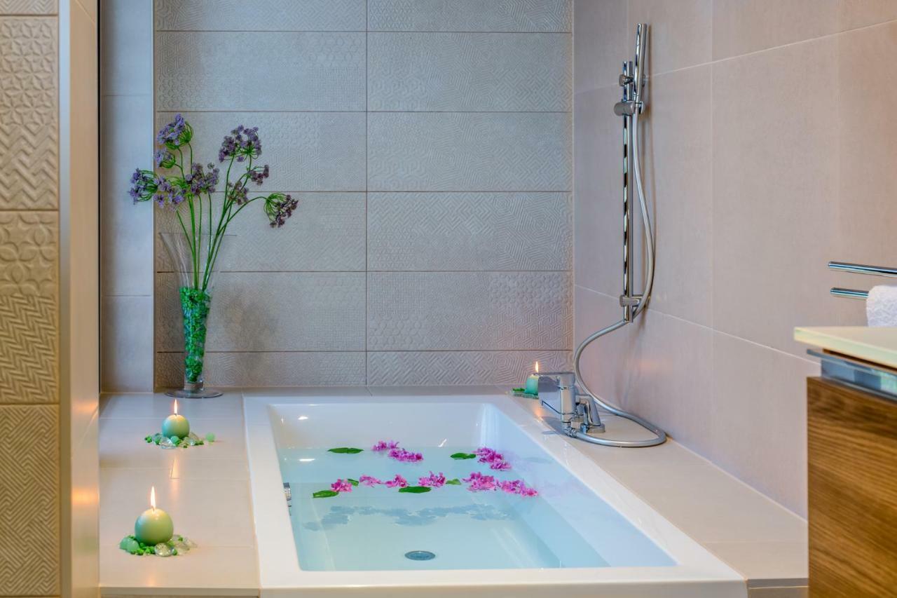 Vila Altavista - Seaview & Relax With Heated Pool & Minigolf Opatija