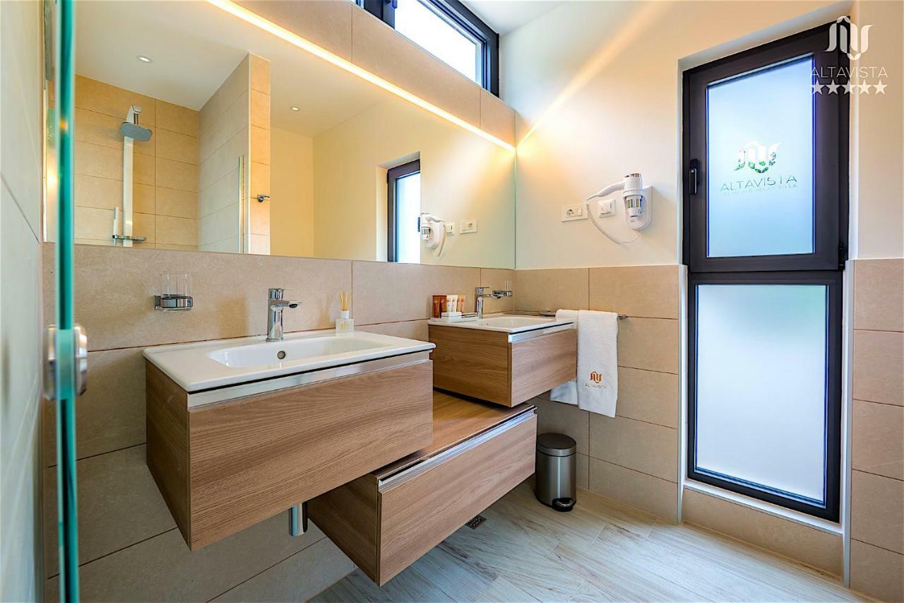 Altavista - Seaview & Relax With Heated Pool & Minigolf Vila *