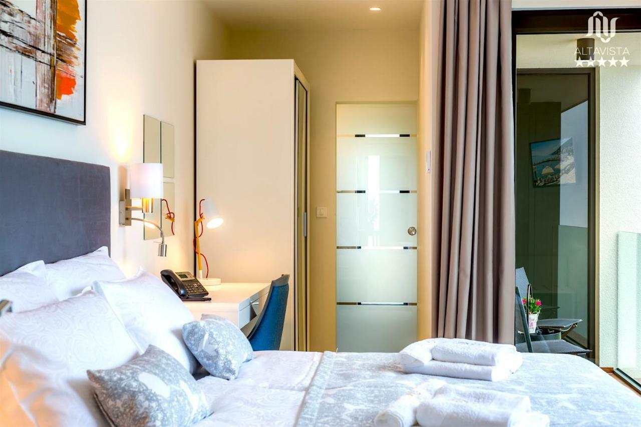 Vila Altavista - Seaview & Relax With Heated Pool & Minigolf Opatija