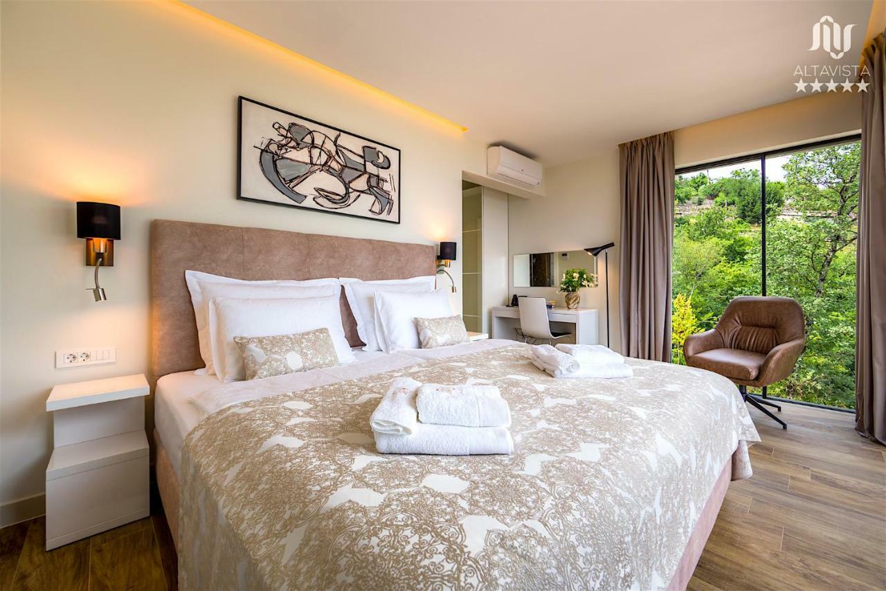 Vila Altavista - Seaview & Relax With Heated Pool & Minigolf Opatija