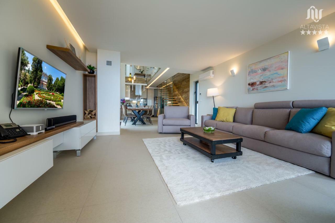 Altavista - Seaview & Relax With Heated Pool & Minigolf Opatija