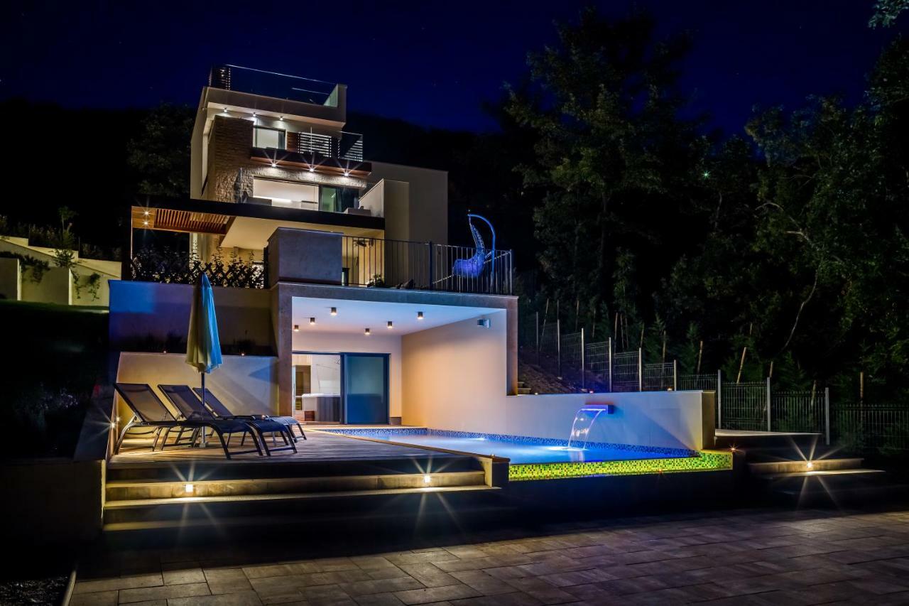 Altavista - Seaview & Relax With Heated Pool & Minigolf Opatija