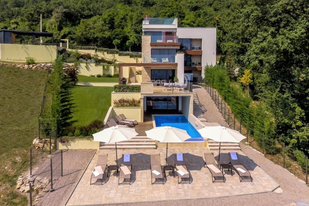 Vila Altavista - Seaview & Relax With Heated Pool & Minigolf